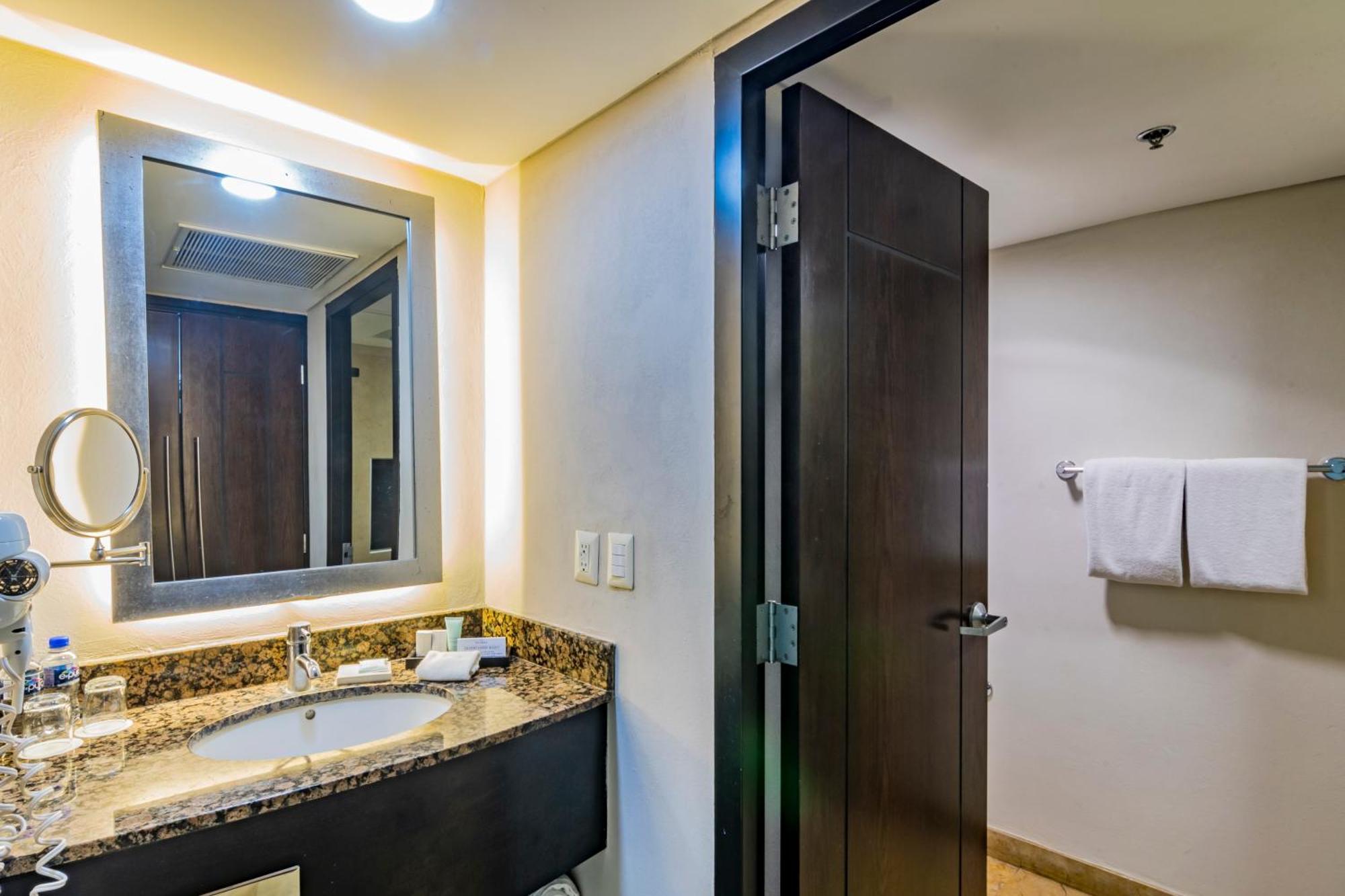 Hotel Lucerna Hermosillo Eksteriør bilde
